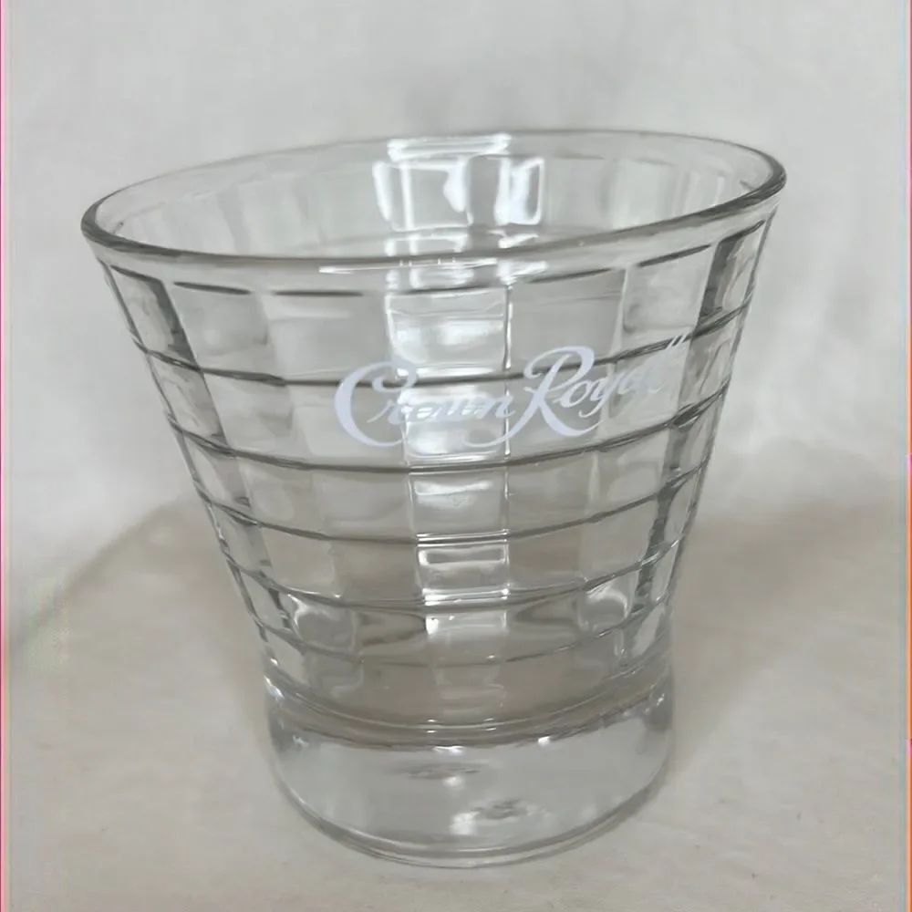 Crown Royal Whiskey 10 Oz Rocks Glass 3 1/2 In Round 3 1/2 In Tall Bar Cocktail